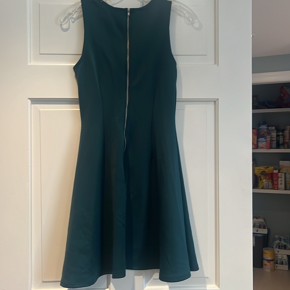 Women’s Charlotte Russe green sleeveless dress - Picture 2 of 3